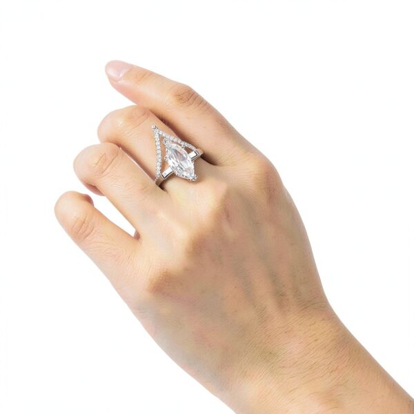Bague femme zircone cubique design triangle élégant-2